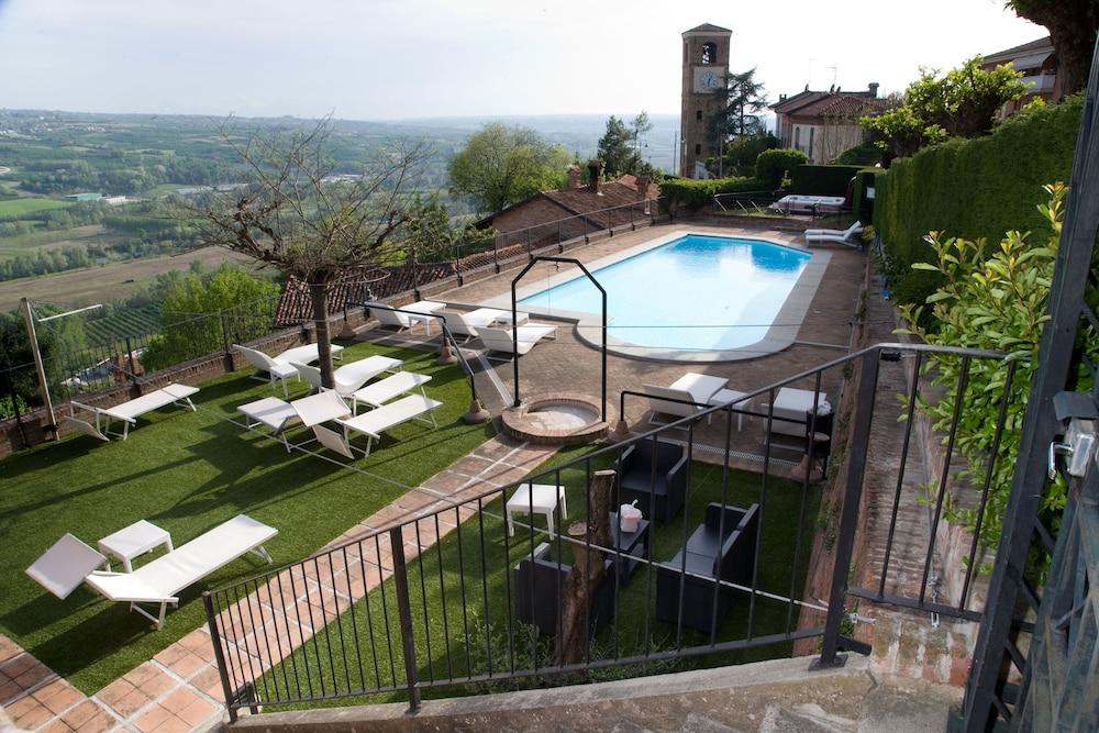 Hotel Castello Di Santa Vittoria Santa Vittoria dʼAlba Exteriér fotografie