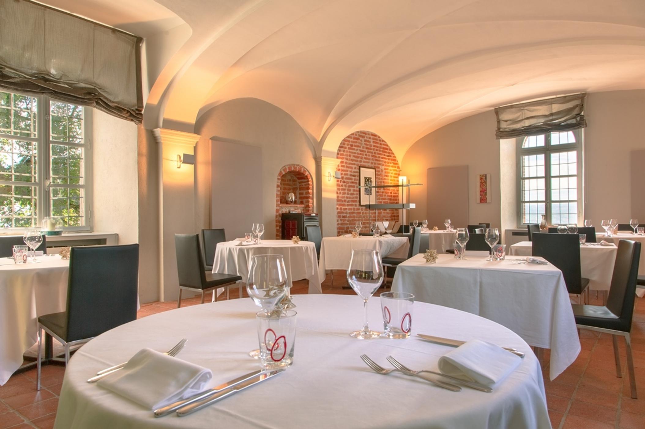 Hotel Castello Di Santa Vittoria Santa Vittoria dʼAlba Exteriér fotografie