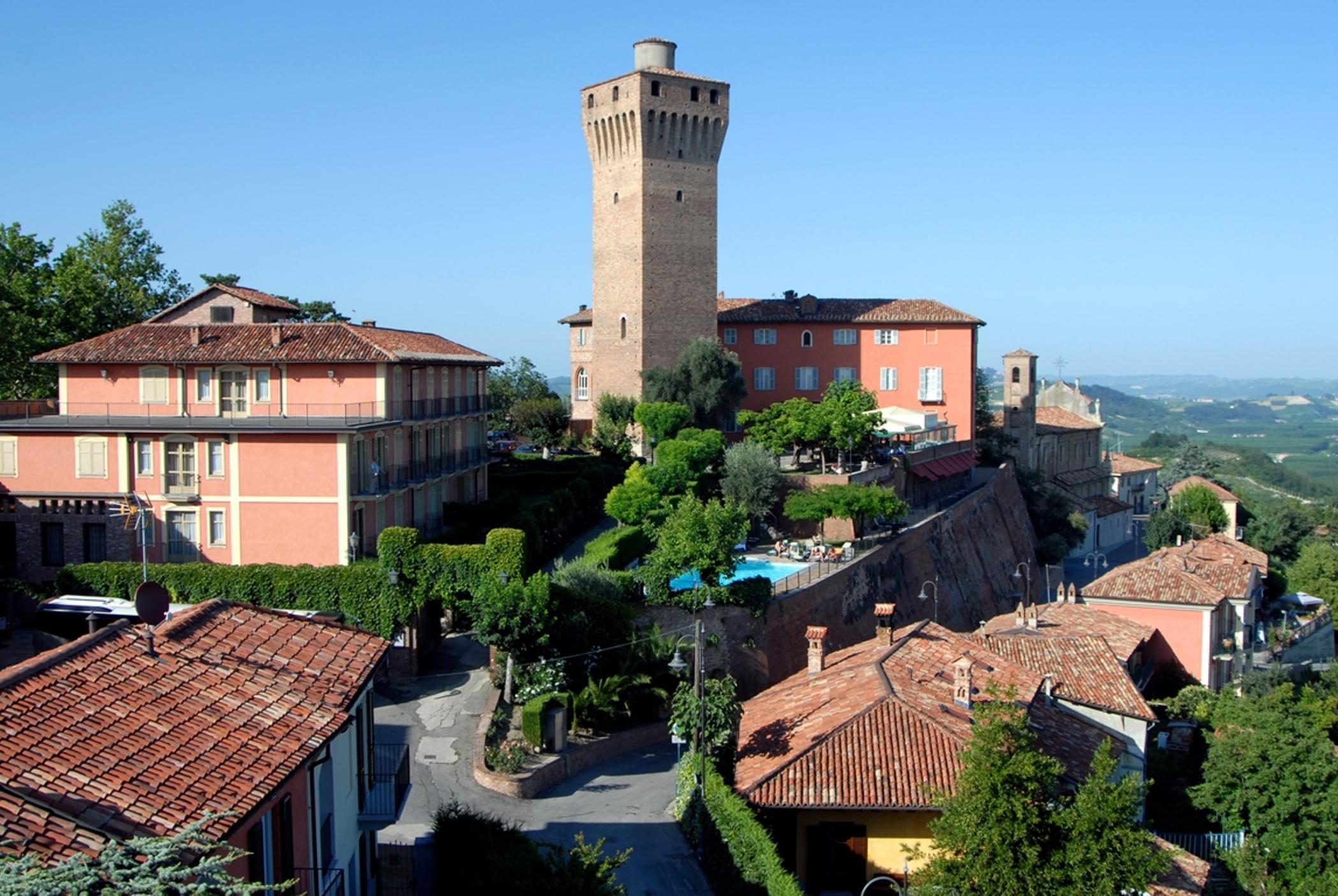 Hotel Castello Di Santa Vittoria Santa Vittoria dʼAlba Exteriér fotografie