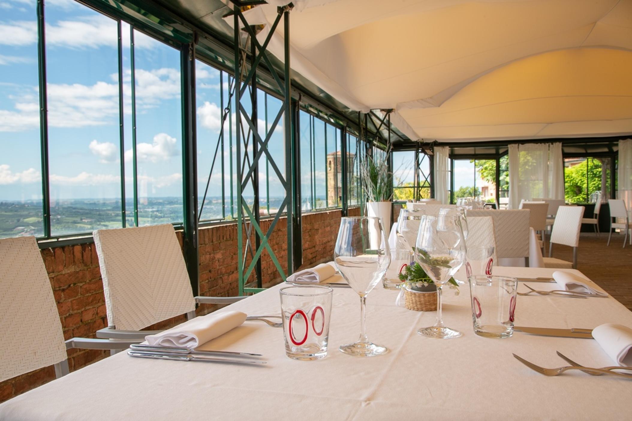 Hotel Castello Di Santa Vittoria Santa Vittoria dʼAlba Exteriér fotografie