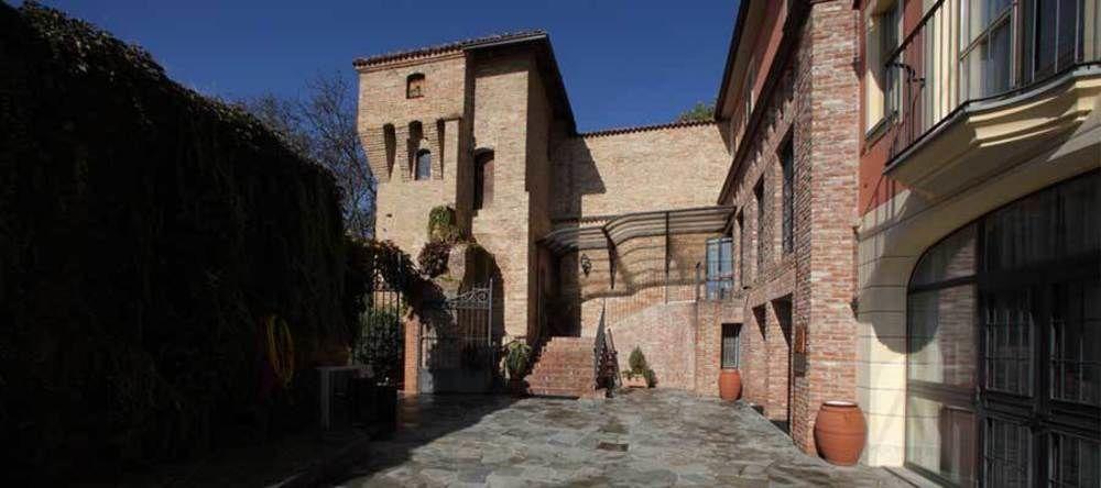 Hotel Castello Di Santa Vittoria Santa Vittoria dʼAlba Exteriér fotografie