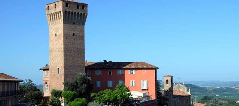 Hotel Castello Di Santa Vittoria Santa Vittoria dʼAlba Exteriér fotografie