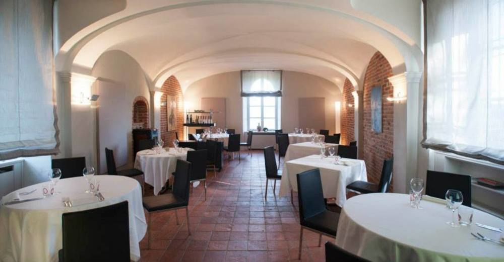 Hotel Castello Di Santa Vittoria Santa Vittoria dʼAlba Exteriér fotografie