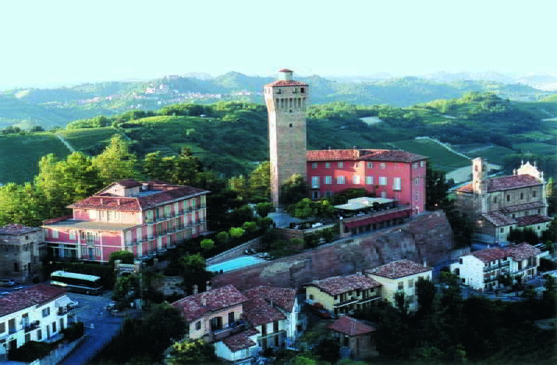 Hotel Castello Di Santa Vittoria Santa Vittoria dʼAlba Exteriér fotografie